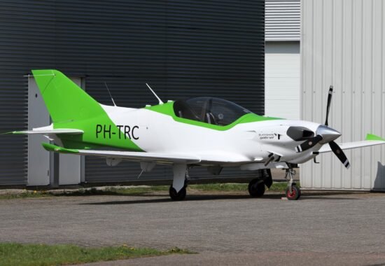 ph-trc-untitled-blackshape-gabriel_PlanespottersNet_1183491_f489fd2064_o